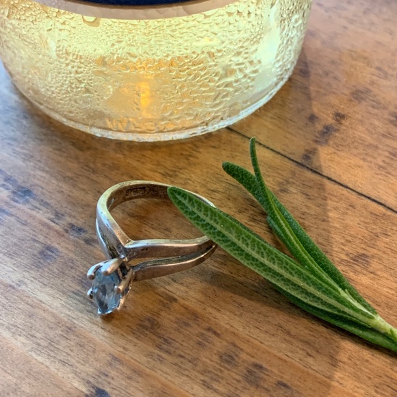 Jewelry - 🌅Vintage25 years old  Authentic Sky Blue Topaz 🌅